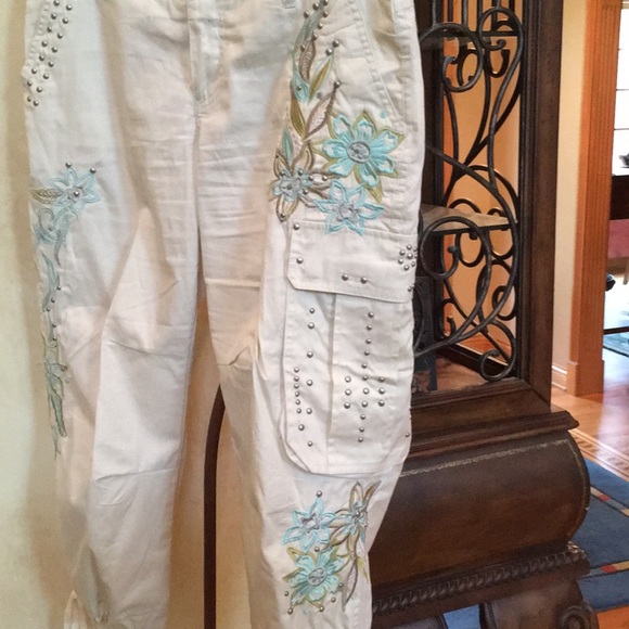 Pants - Picture 2 of 8